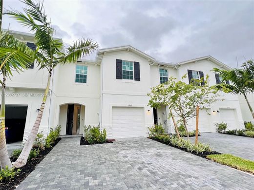 Таунхаус, Lake Worth, Palm Beach County