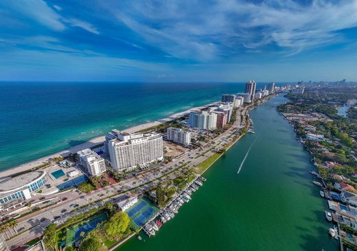 Residential complexes in Miami Beach, Miami-Dade