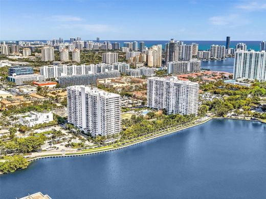 Residential complexes in Aventura, Miami-Dade