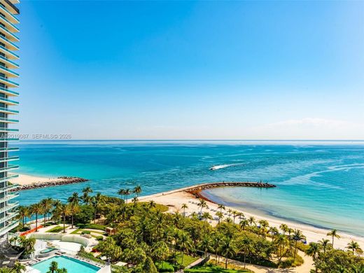 Residential complexes in Bal Harbour, Miami-Dade