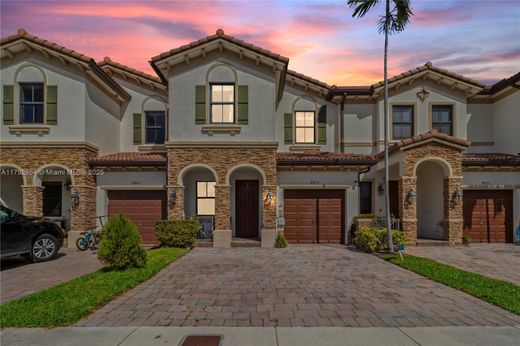 타운 하우스 / Doral, Miami-Dade County