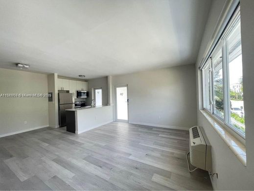 Жилой комплекс, Майами-Бич, Miami-Dade County