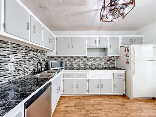 Residential complexes in Hallandale, Broward County