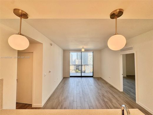 Kamienica w Miami, Miami-Dade County