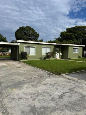 Willa w Boynton Beach, Palm Beach County