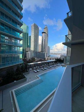 Kamienica w Miami, Miami-Dade County