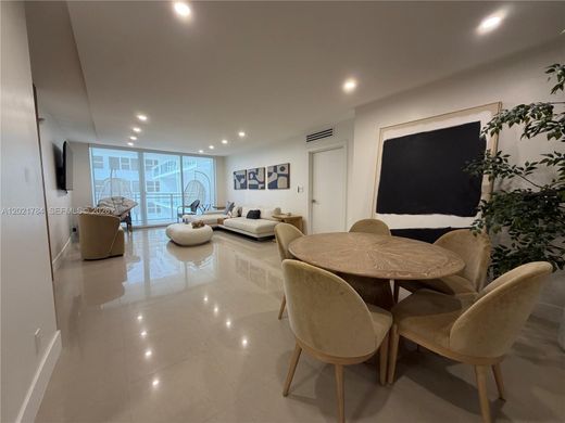 Residential complexes in Hallandale, Broward County