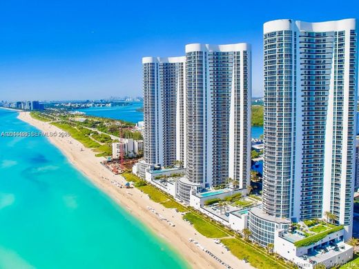 Complexes résidentiels à Sunny Isles Beach, Comté de Miami-Dade