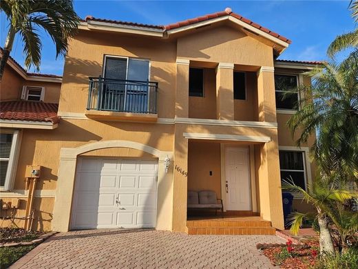 Townhouse in Pembroke Pines, Broward County