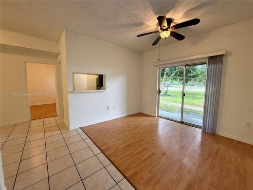 Complesso residenziale a Pembroke Pines, Broward County