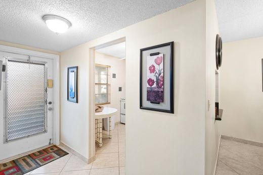 Residential complexes in Delray Beach, Palm Beach