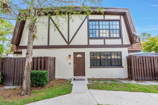 Townhouse in Royal Palm Beach, Palm Beach