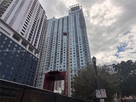 Kamienica w Miami, Miami-Dade County