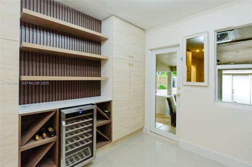 Villa in North Miami, Miami-Dade