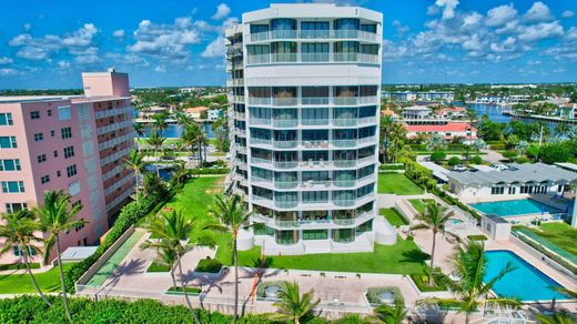 Residential complexes in Highland Beach, Palm Beach