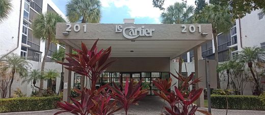 Residential complexes in Sunny Isles Beach, Miami-Dade