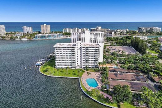 Residential complexes in Boca Raton, Palm Beach