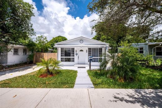 Villa in Hallandale, Broward County