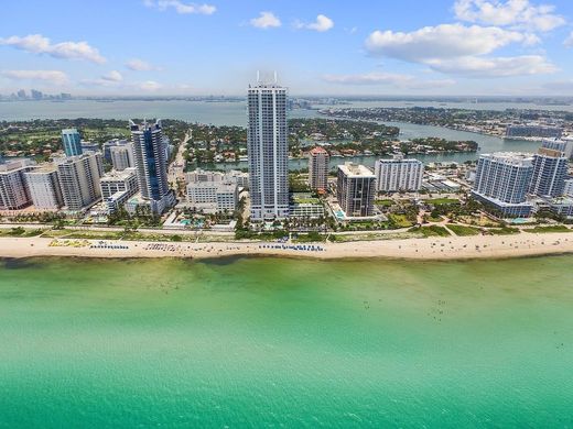 Residential complexes in Miami Beach, Miami-Dade