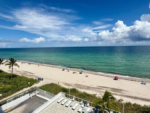 Residential complexes in Hallandale, Broward County