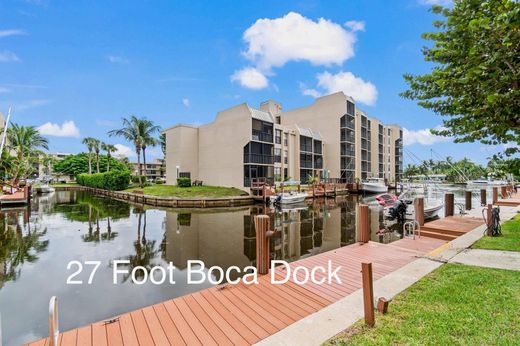 Residential complexes in Boca Raton, Palm Beach