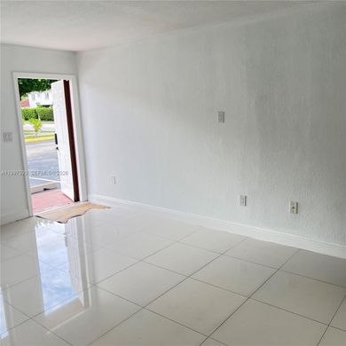 Townhouse in Hialeah, Miami-Dade