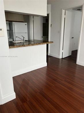 مجمع شقق ﻓﻲ Hialeah, Miami-Dade County