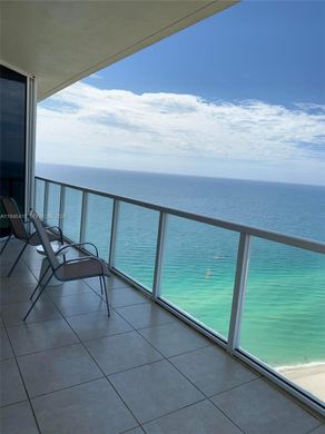 Kamienica w Sunny Isles Beach, Miami-Dade County