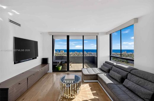 Residential complexes in Miami Beach, Miami-Dade