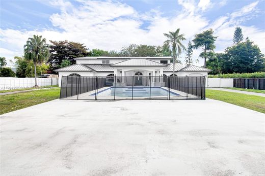 Villa in Miami Terrace Mobile Home, Miami-Dade County