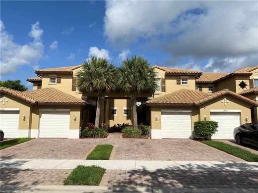 Parkland, Broward Countyのアパートメント・コンプレックス