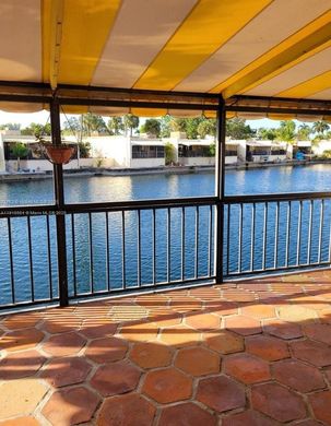 Таунхаус, Miami Lakes, Miami-Dade County