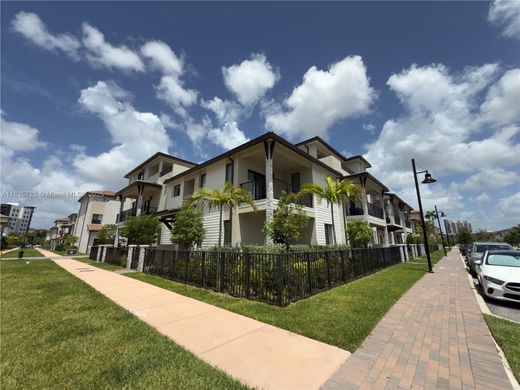 Townhouse - Doral, Miami-Dade County