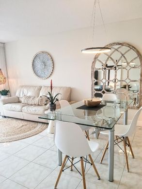Residential complexes in West Palm Beach, Palm Beach