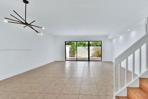 Dom miejski w Aventura, Miami-Dade County