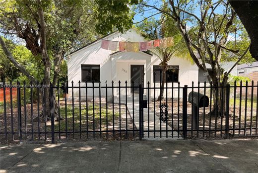 Villa - Miami, Miami-Dade County