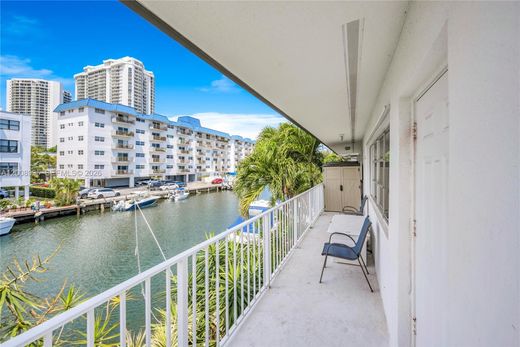 Complexos residenciais - North Miami Beach, Miami-Dade County
