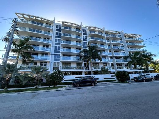 Residential complexes in North Miami Beach, Miami-Dade