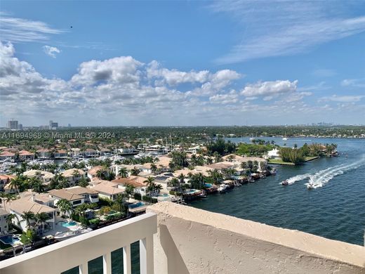 Residential complexes in Hollywood, Broward County