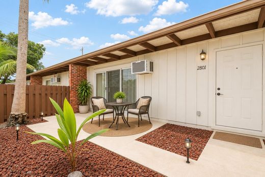 Residential complexes in West Palm Beach, Palm Beach