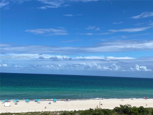 Residential complexes in Miami Beach, Miami-Dade