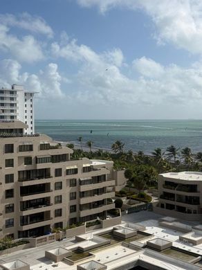 Residential complexes in Key Biscayne, Miami-Dade