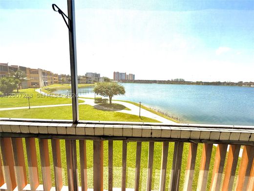 Kamienica w Miami, Miami-Dade County