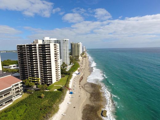 Residential complexes in Palm Beach Shores, Palm Beach