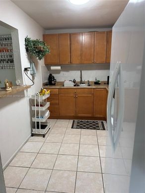 Жилой комплекс, Майами, Miami-Dade County