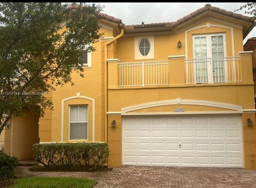 Villa - Doral, Miami-Dade County