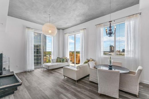 Residential complexes in West Palm Beach, Palm Beach