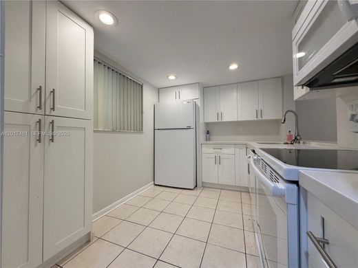 Жилой комплекс, Майами, Miami-Dade County