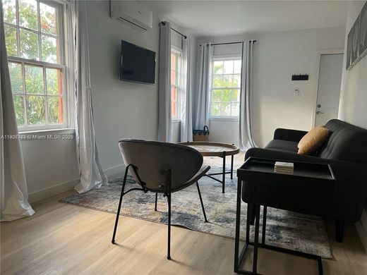 Miami Beach, Miami-Dade Countyのアパートメント・コンプレックス