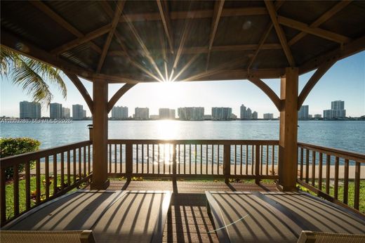 Residential complexes in Sunny Isles Beach, Miami-Dade